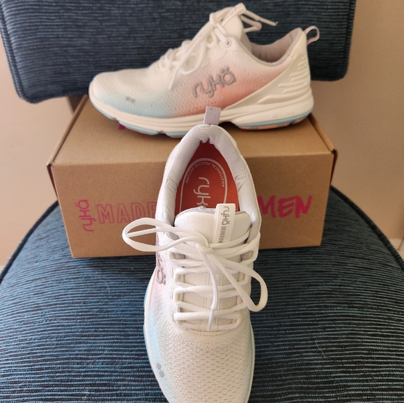 Women's Ryka, Devotion Plus 4 Walking Shoe - Picture 8 of 10